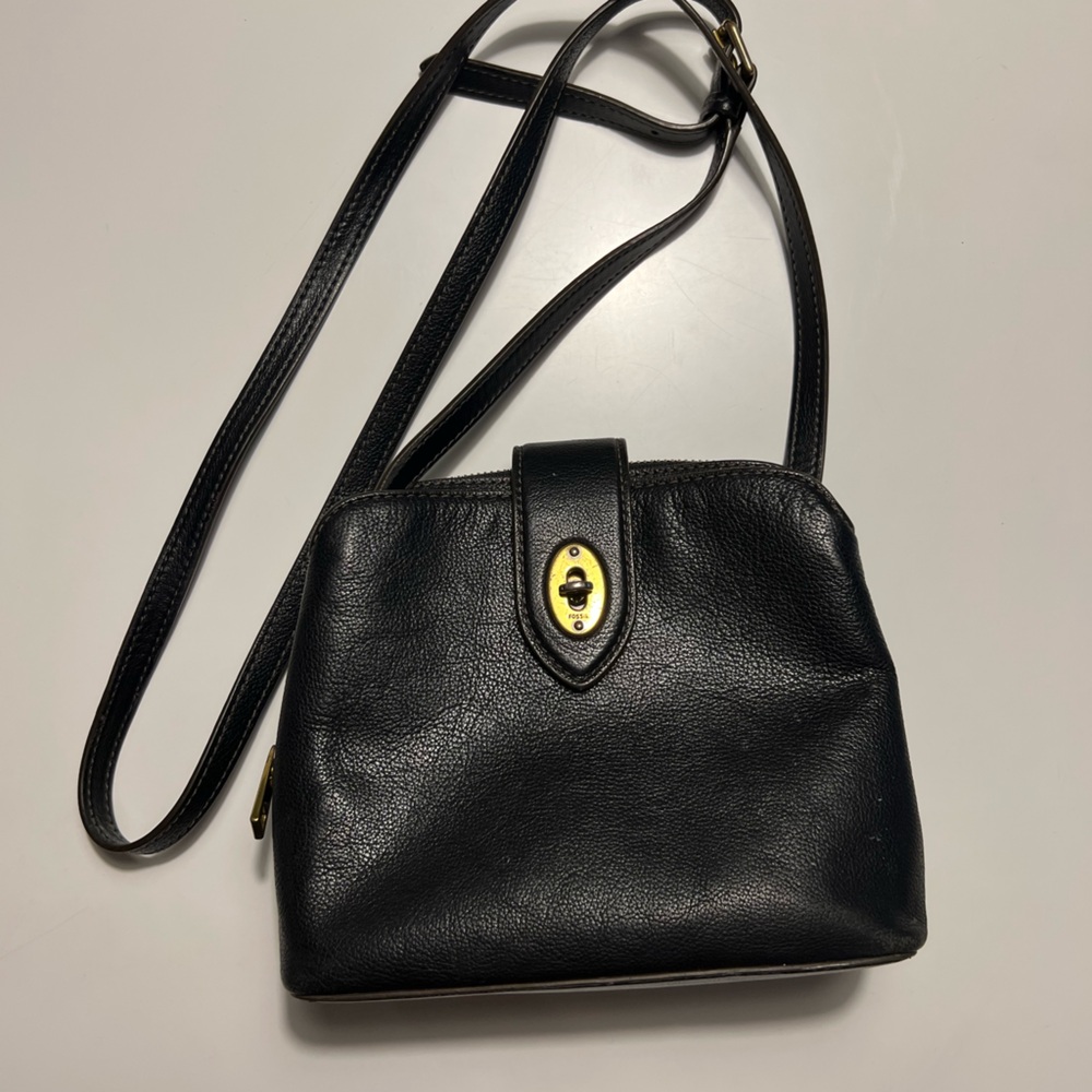 Elegant Black Leather Crossbody Bag